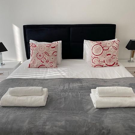 Berks Luxury Serviced Apartments , Free Parking, Free Gym And Free Wifi ブラックネル 部屋 写真