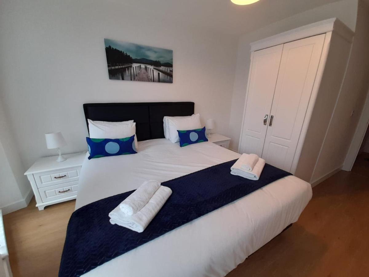 Berks Luxury Serviced Apartments , Free Parking, Free Gym And Free Wifi ブラックネル エクステリア 写真