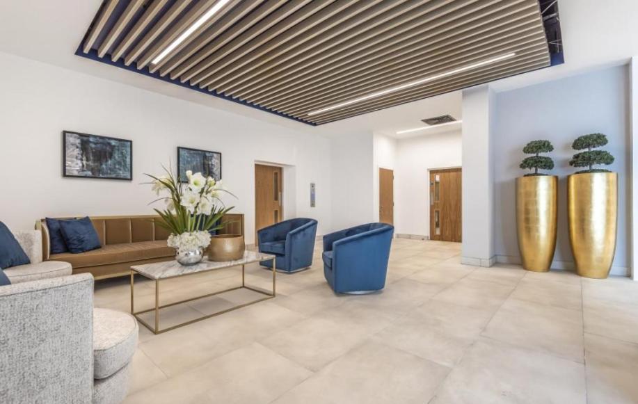 Berks Luxury Serviced Apartments , Free Parking, Free Gym And Free Wifi ブラックネル エクステリア 写真