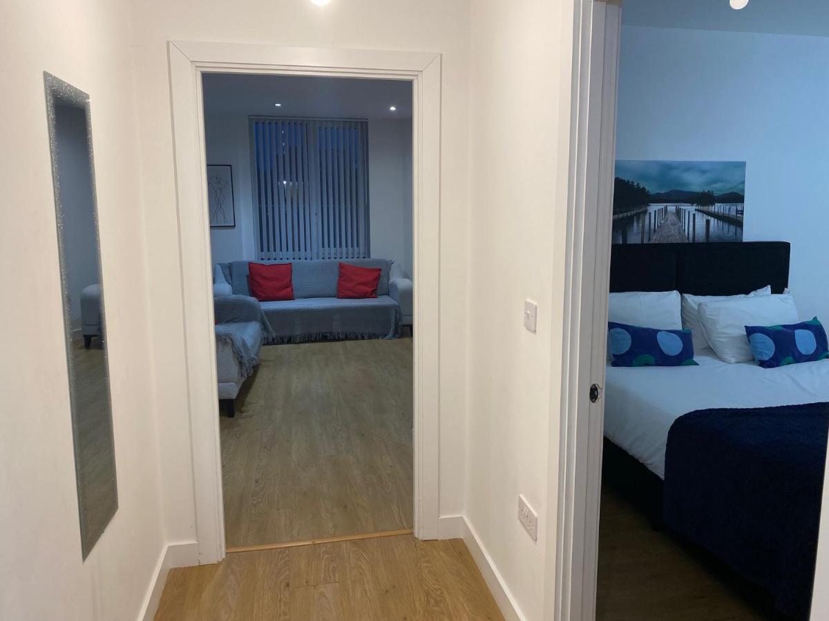 Berks Luxury Serviced Apartments , Free Parking, Free Gym And Free Wifi ブラックネル エクステリア 写真