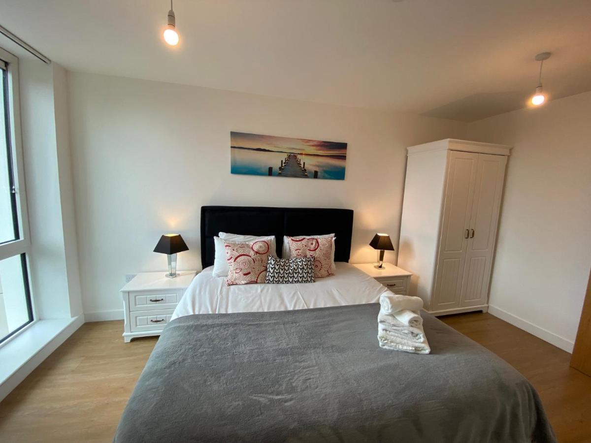 Berks Luxury Serviced Apartments , Free Parking, Free Gym And Free Wifi ブラックネル エクステリア 写真